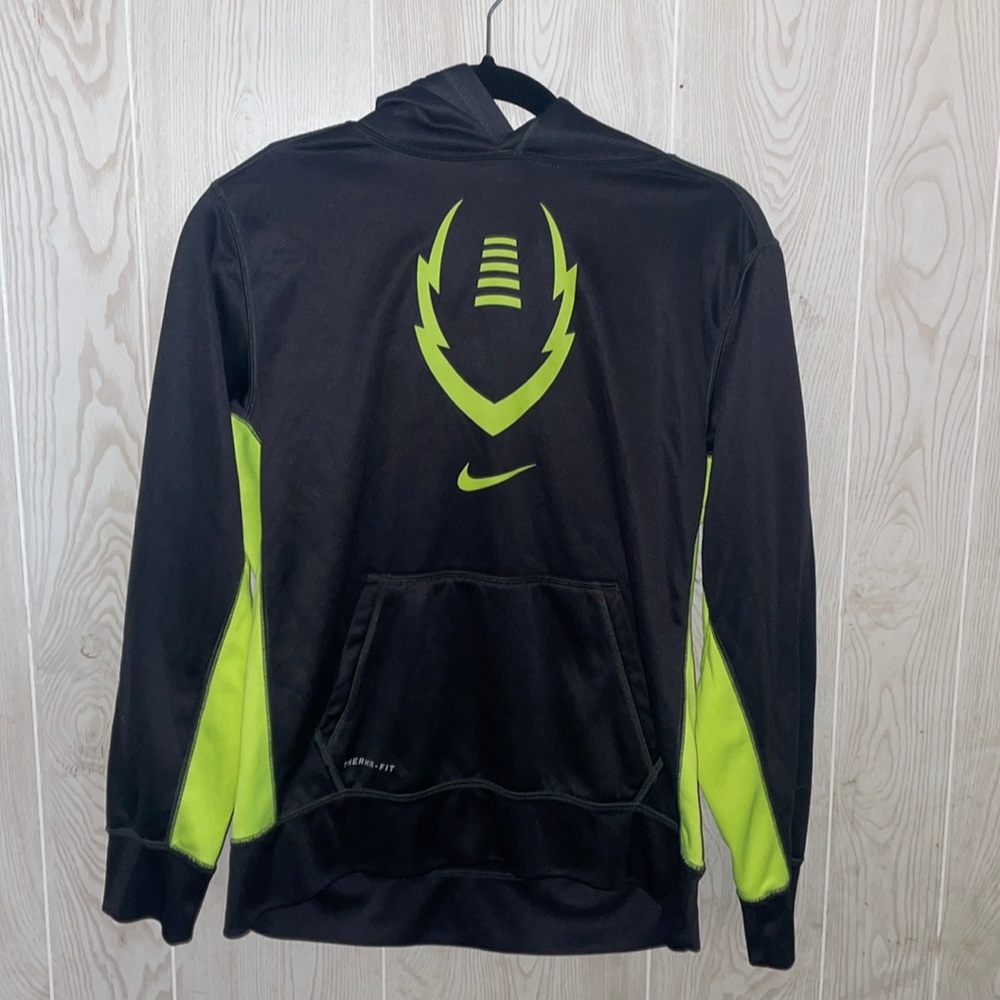 NWOT Boys Nike thermafit sweatshirt SIZE XL